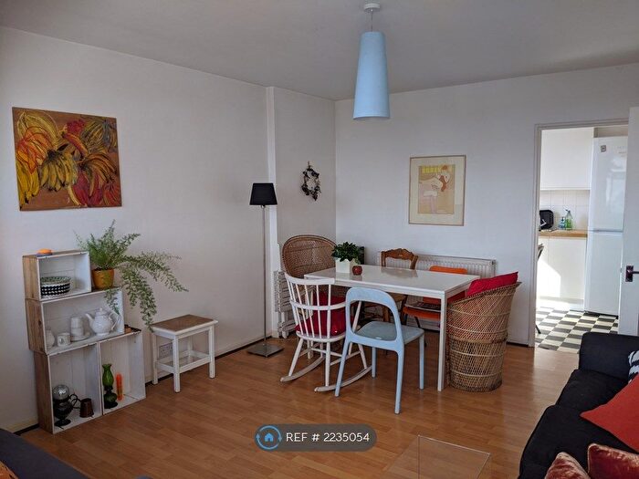 3 Bedroom Flat To Rent In Daling Way, London, E3