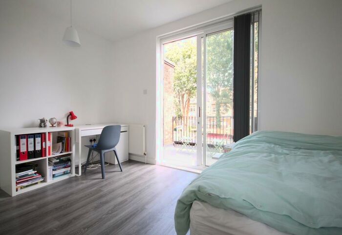 Studio To Rent In The Grove, Finchley, N3