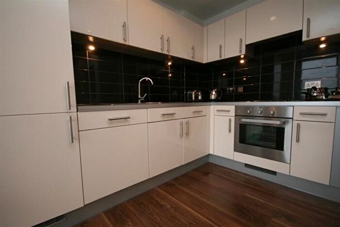 3 Bedroom Flat To Rent In Trinity Close, Northwood, HA6