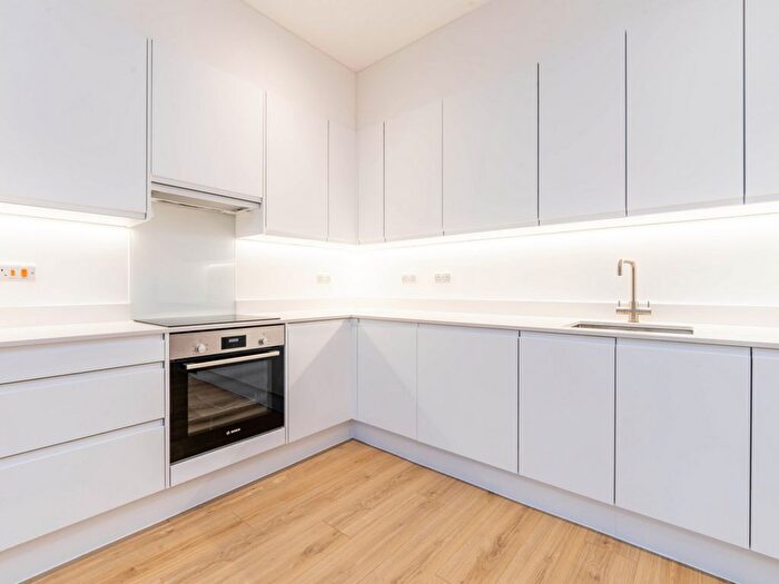 2 Bedroom Flat To Rent In Inglis Road, London, W5