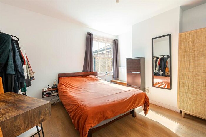 2 Bedroom Flat For Sale In Leucha Road, Walthamstow, E17