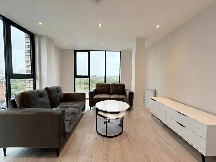 2 Bedroom Flat To Rent In Oldfield Road, Manchester, Greater Manchester, M5