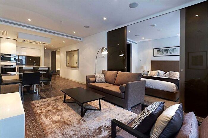 2 Bedroom Flat For Sale In Marconi House, London, WC2R