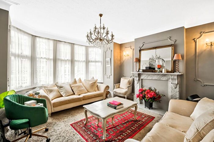 4 Bedroom Property For Sale In Belgrave Road, Wanstead, E11