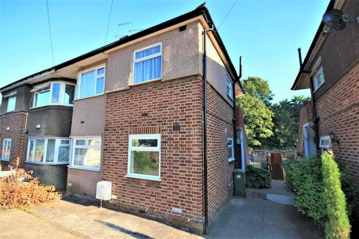 2 Bedroom Maisonette Flat To Rent In Eversley Avenue, Barnehurst, Kent, DA7