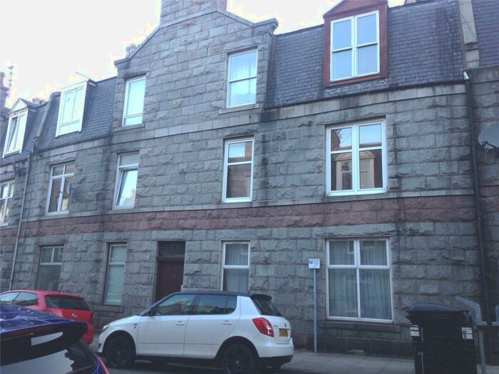 2 Bedroom Flat To Rent In Wallfield Place, Rosemount, Aberdeen, AB25
