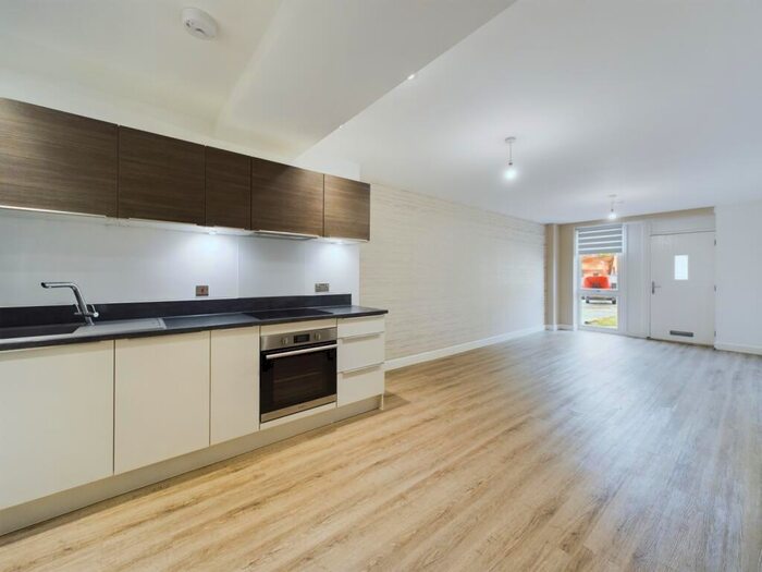 1 Bedroom Flat To Rent In Clifton House Broadway, Peterborough, Northamptonshire, PE1