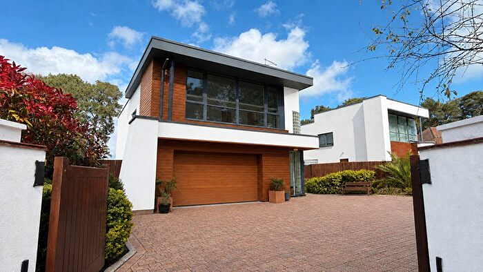 4 Bedroom Detached House For Sale In Crichel Mount Road, Poole, BH14