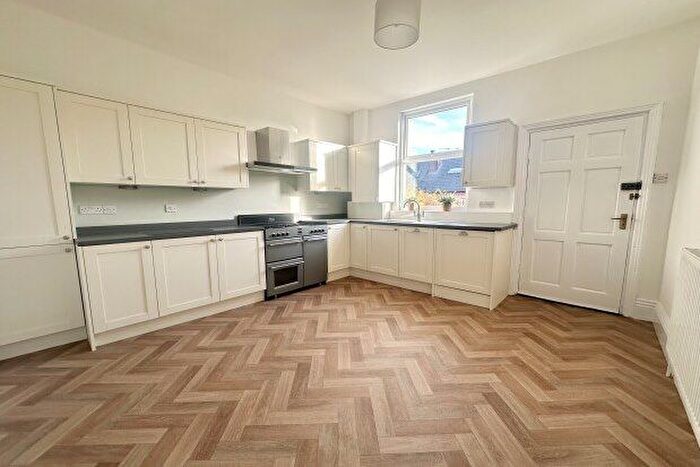 3 Bedroom Terraced House To Rent In Graham Road, Sheffield, S10