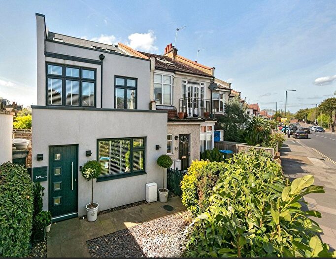 4 Bedroom Detached House For Sale In Stanley Road, Teddington, TW11