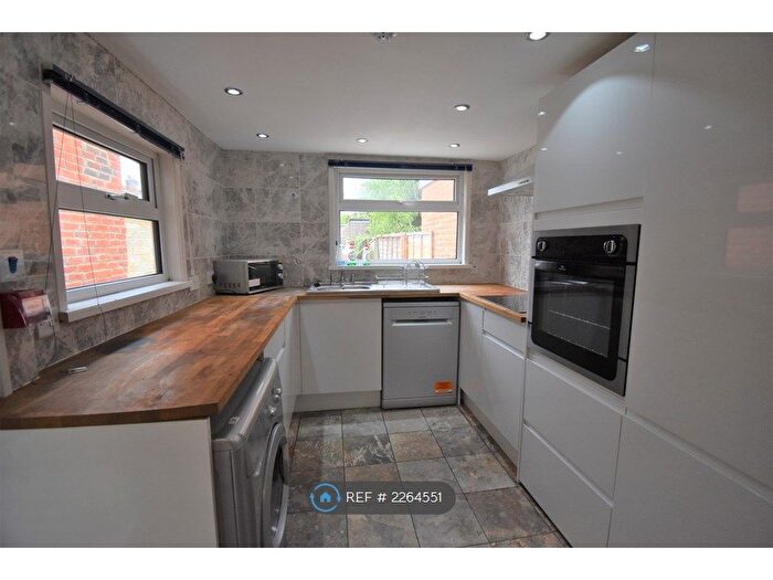 5 Bedroom Terraced House To Rent In Addington Road, Reading, RG1