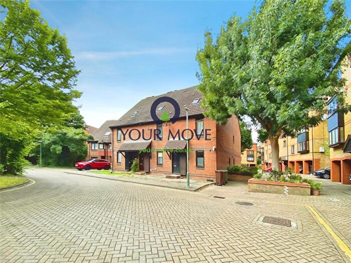2 Bedroom Maisonette To Rent In Shott Close, Sutton, SM1
