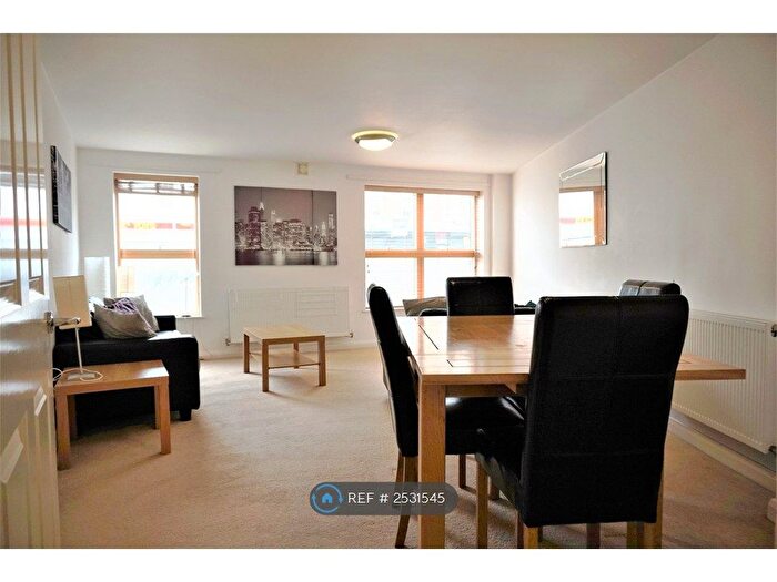 3 Bedroom Flat To Rent In William Gattie House, London, SW6