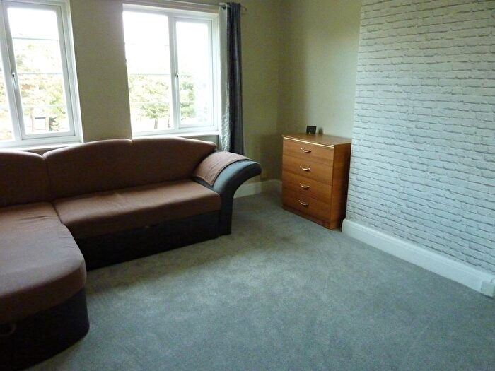 2 Bedroom Flat To Rent In Great West Road, Isleworth, TW7