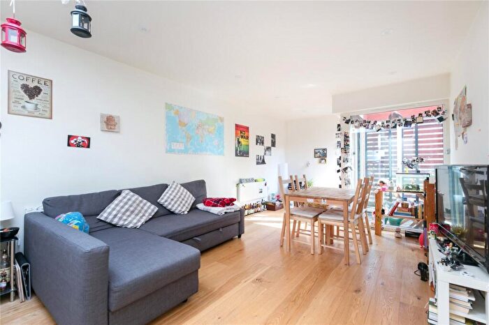 2 Bedroom Flat To Rent In Tiltman Place, Finsbury Park, N7