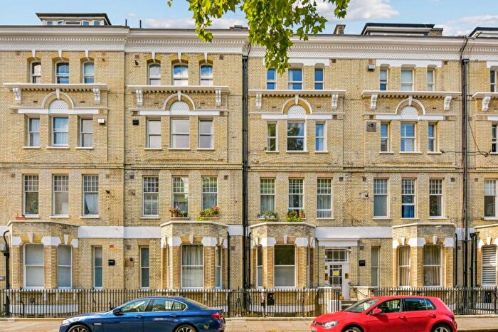 3 Bedroom Flat To Rent In Elm Park Gardens, Chelsea, London, SW10