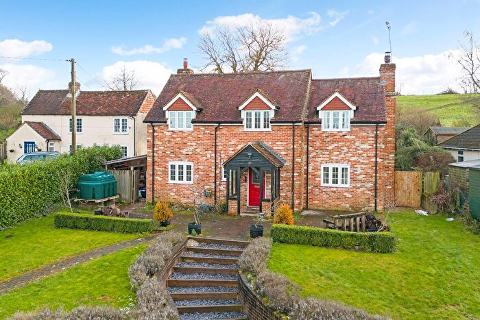 4 Bedroom Detached House For Sale In Blandys Hill, Hungerford, RG17