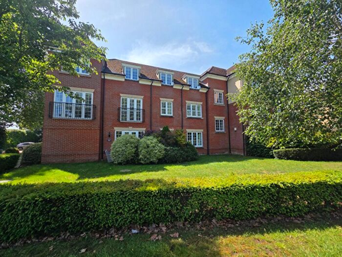 2 Bedroom Flat To Rent In Greenhill, Twyford, Banbury, Oxon, OX17