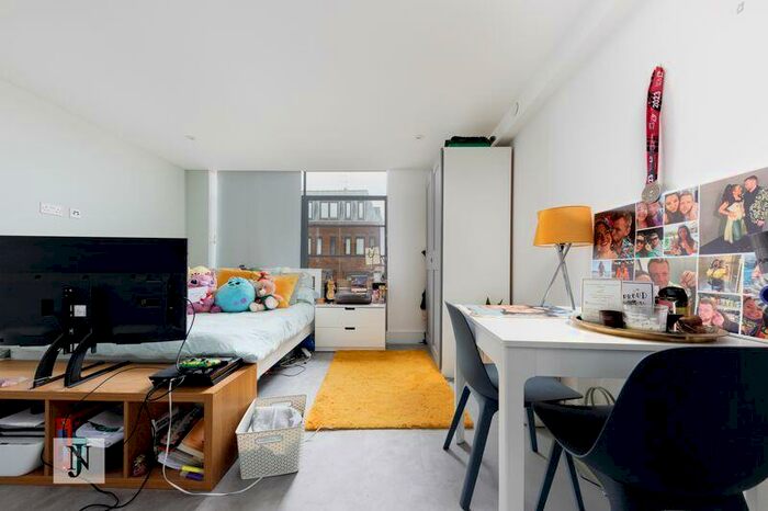 1 Bedroom Flat To Rent In Fyfield Road, Enfield, EN1