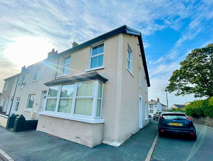 3 Bedroom End Terrace House To Rent In Peniel Street, Aberconwy, LL31