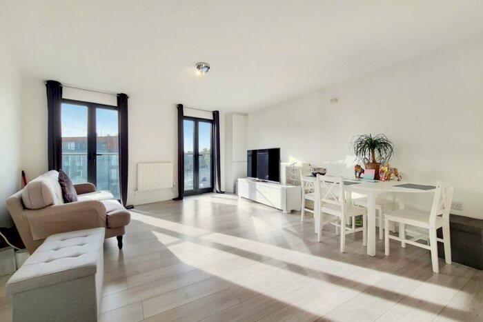 2 Bedroom Flat To Rent In Clarence Street, Kingston Upon Thames, KT1