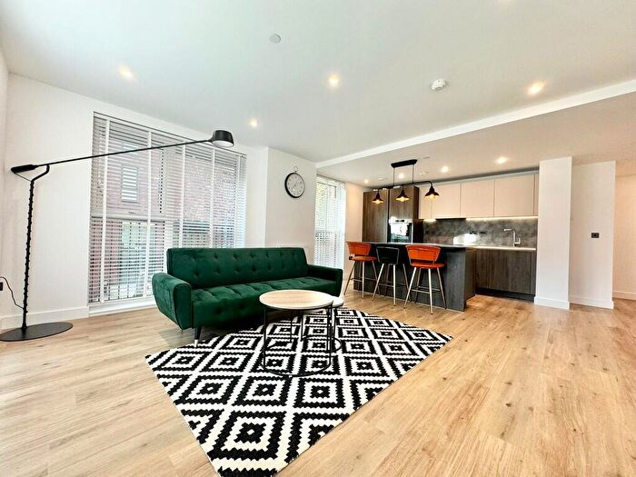 2 Bedroom Apartment To Rent In Snow Hill Wharf, Shadwell Street, B4