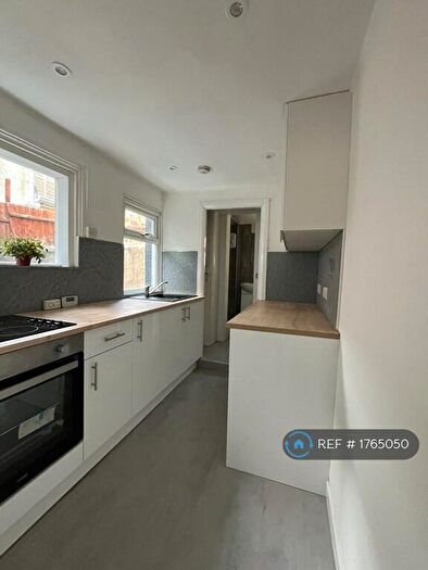 3 Bedroom Terraced House To Rent In Coronation Road, Chatham, ME5