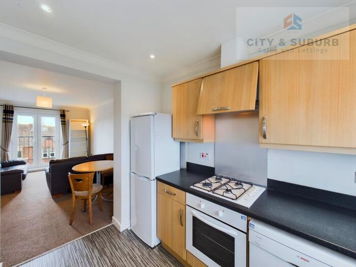 4 Bedroom Apartment To Rent In Chillingham Road, Heaton, Newcastle Upon Tyne, Tyne And Wear, NE6