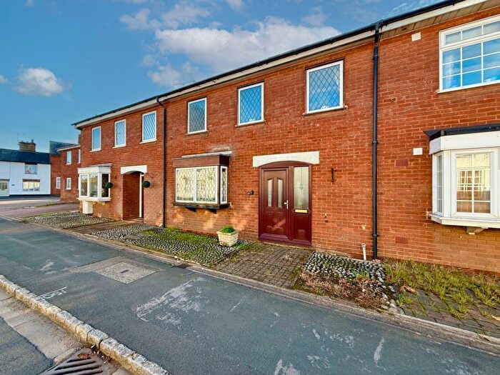 3 Bedroom Terraced House For Sale In High Street, Wing, LU7