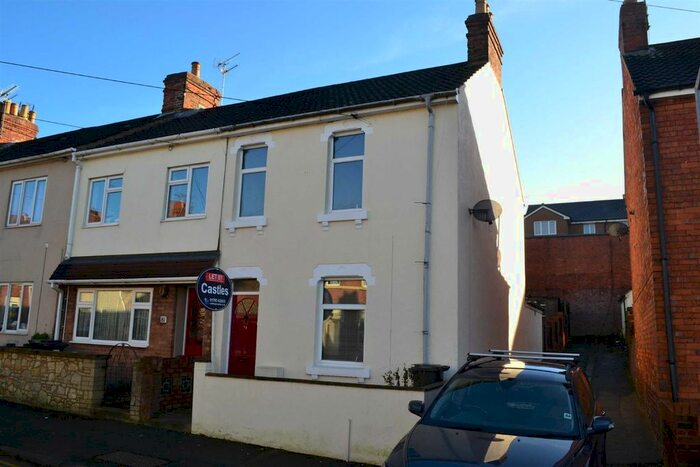 3 Bedroom End Of Terrace House To Rent In Redcliffe Street, Rodbourne, Swindon, SN2