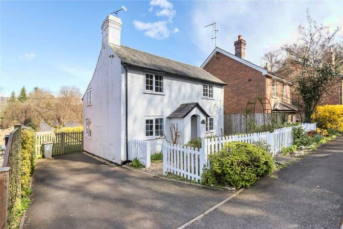 3 Bedroom Detached House To Rent In Barley Hill, Dunbridge, Romsey, Hampshire, SO51