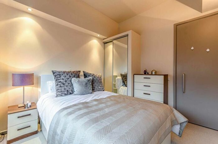 2 Bedroom Flat To Rent In City Road, London, EC1V