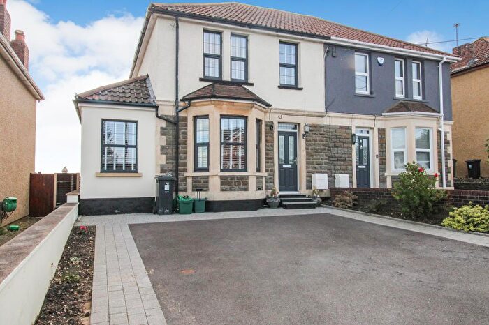4 Bedroom Semi-Detached House For Sale In Chiphouse Road, Kingswood, Bristol, BS15