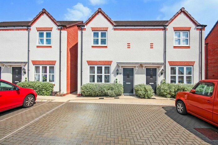 2 Bedroom Semi-Detached House For Sale In Yardley Way, Bishops Tachbrook, Leamington Spa, CV33