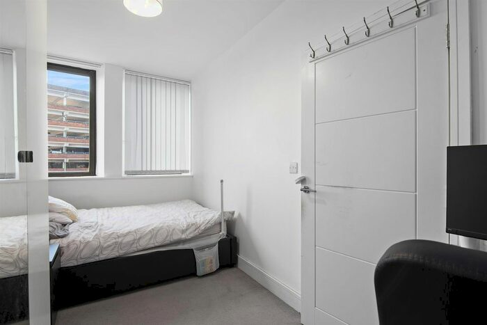 2 Bedroom Flat For Sale In Eleanor Cross Road, Waltham Cross, EN8