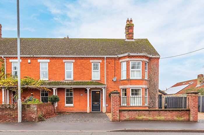 4 Bedroom Semi-Detached House For Sale In Dereham Road, Watton, Thetford, IP25