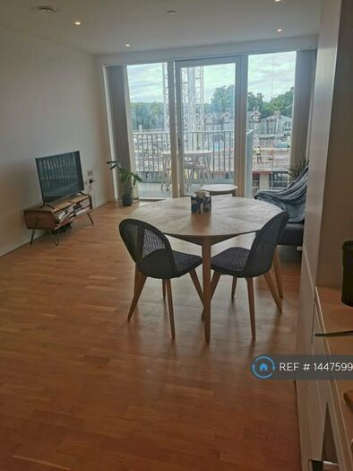 1 Bedroom Flat To Rent In Kingwood Apartments, London, SE8