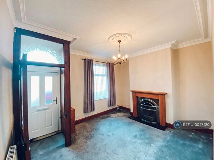 2 Bedroom Terraced House To Rent In Manor Road, Droylsden, Manchester, M43