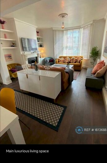 2 Bedroom Flat To Rent In Montgomery Street, Hove, BN3