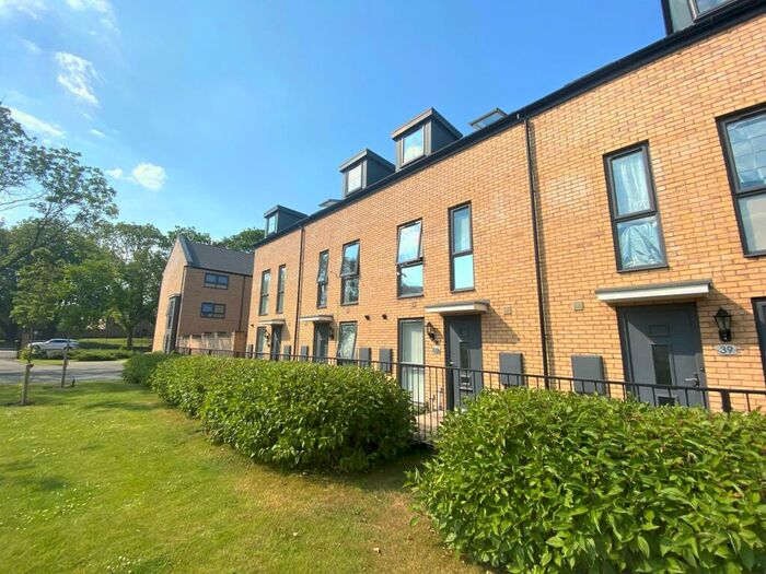 4 Bedroom Terraced House To Rent In Spooner Croft, Birmingham, B5