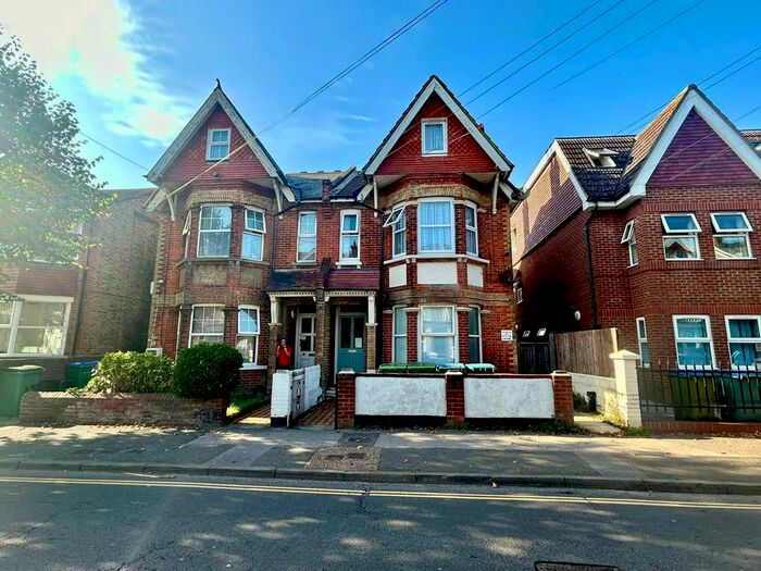 1 Bedroom Flat To Rent In Canada Grove, Bognor Regis, PO21