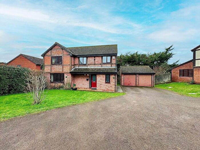 4 Bedroom Detached House For Sale In Hobby Close, East Hunsbury, Northampton, NN4