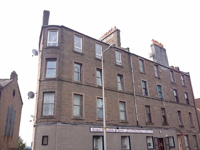 3 Bedroom Flat To Rent In Victoria Street, City Centre, Dundee, DD4