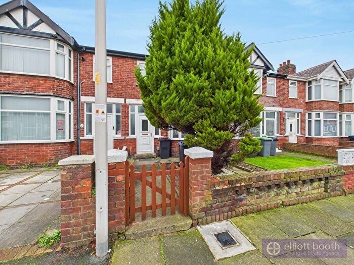 3 Bedroom Terraced House For Sale In Keasden Avenue, Blackpool, FY4