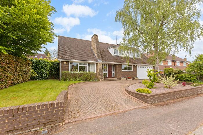 5 Bedroom Detached House For Sale In Longcroft Avenue, Harpenden, AL5