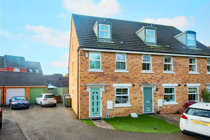 3 Bedroom End Of Terrace House To Rent In Arden Close, Little Stanion, NN18