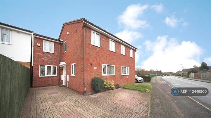 3 Bedroom Semi-Detached House To Rent In Hedley Rise, Luton, LU2