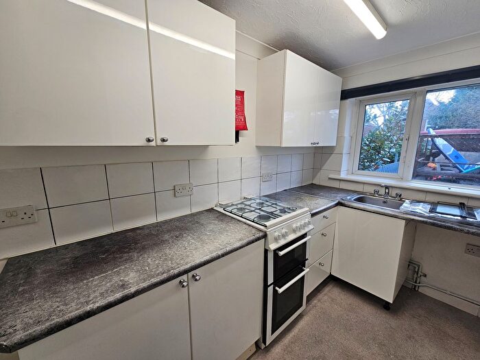 1 Bedroom Flat To Rent In Bitterne Road West, Southampton, SO18