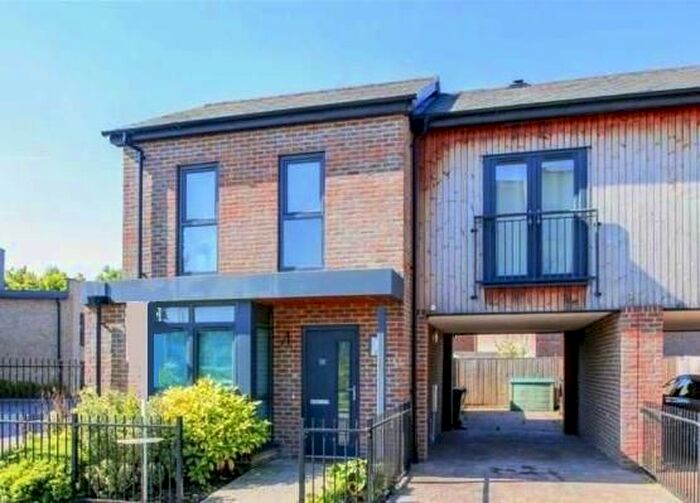 2 Bedroom Property To Rent In Ada Walk, Oakgrove, Milton Keynes, MK10