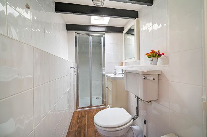 1 Bedroom Cottage For Sale In Quay Road, Polperro, Looe, Cornwall, PL13